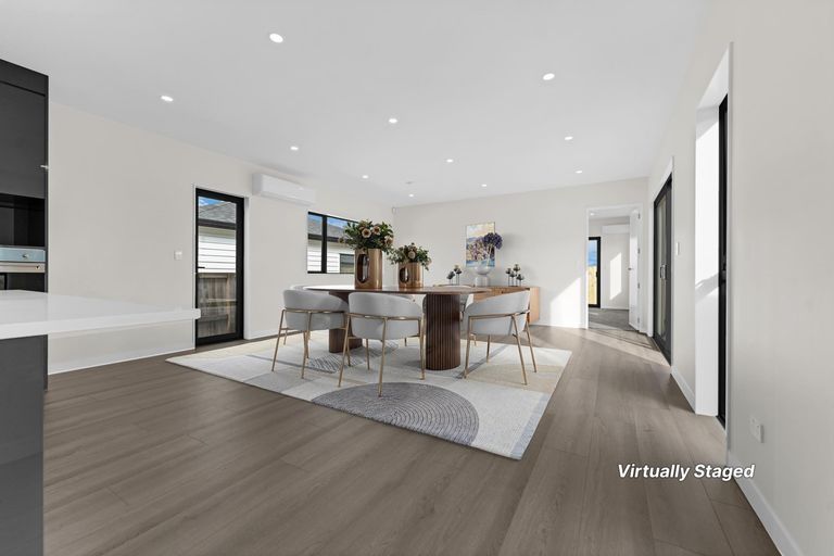 Photo of property in 31 Korowhiti Road, Clarks Beach, 2122