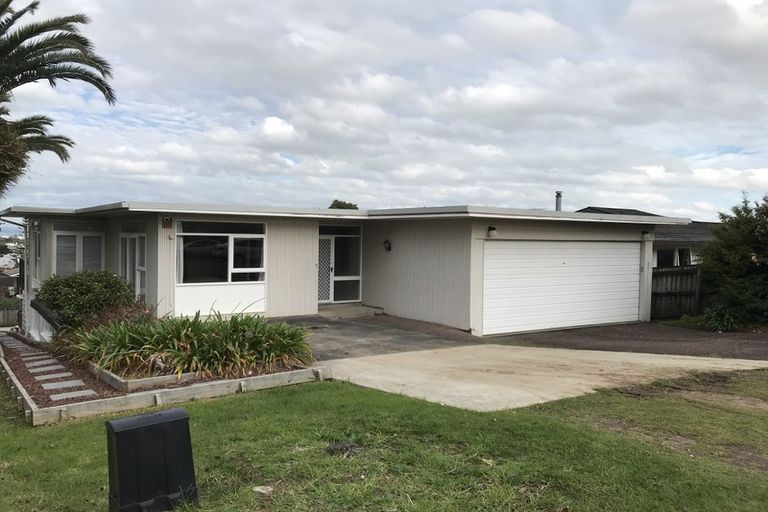 Photo of property in 20 Grenada Avenue, Forrest Hill, Auckland, 0620
