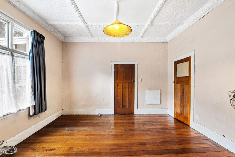 Photo of property in 65 Shakespeare Road, Bluff Hill, Napier, 4110