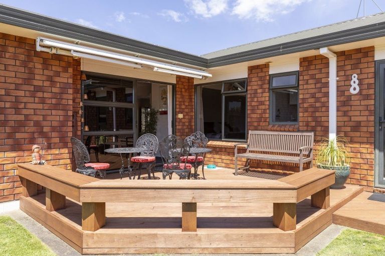 Photo of property in 25 Kinder Street, Acacia Bay, Taupo, 3330