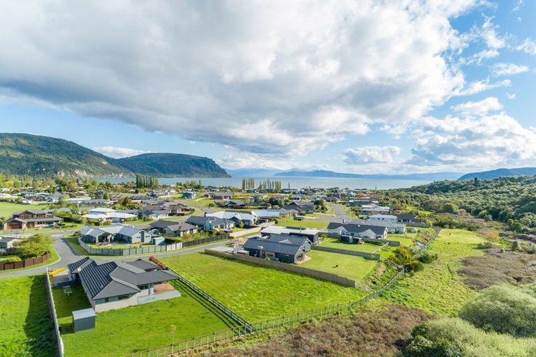 Photo of property in 46 Montgomery Crescent, Kinloch, Taupo, 3377