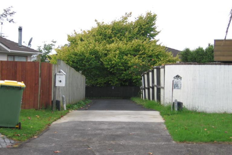 Photo of property in 18 George Herring Place, Glen Eden, Auckland, 0602