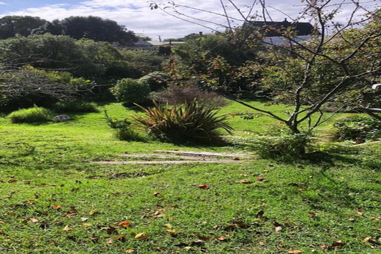 Photo of property in 64 Dale Road, Raumati South, Paraparaumu, 5032