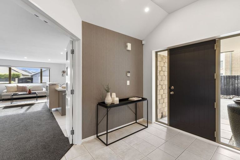 Photo of property in 3 Evergreen Place, Parklands, Christchurch, 8083