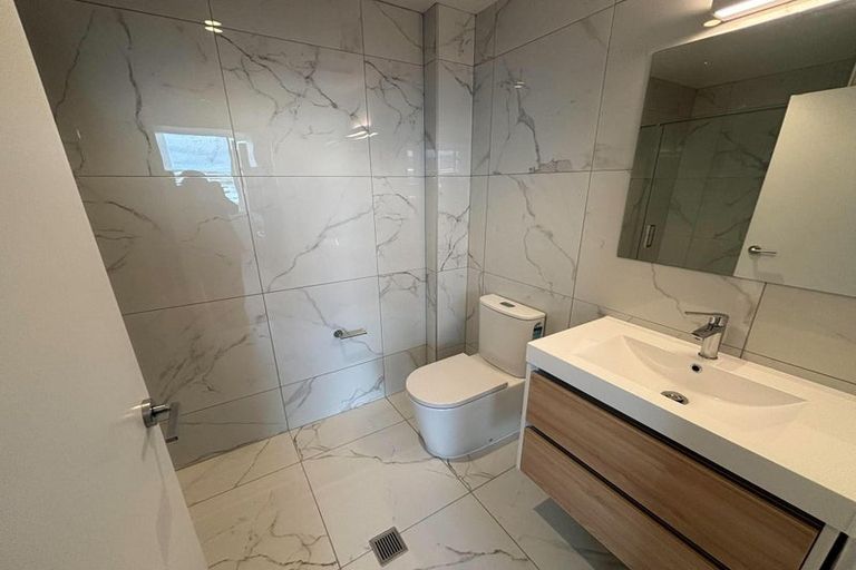 Photo of property in 702/32 Kent Terrace, Mount Victoria, Wellington, 6011