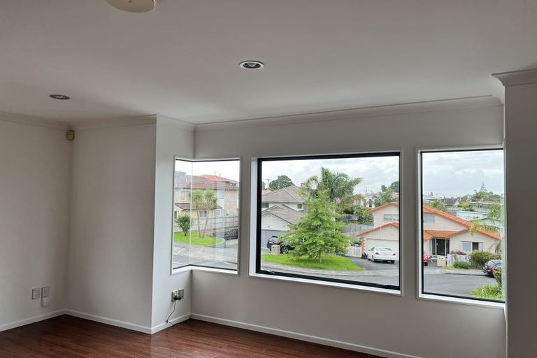 Photo of property in 11 Bangla Place, Massey, Auckland, 0614