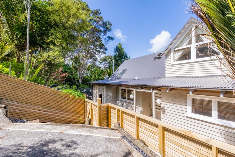 Photo of property in 33 Warner Park Avenue, Laingholm, Auckland, 0604