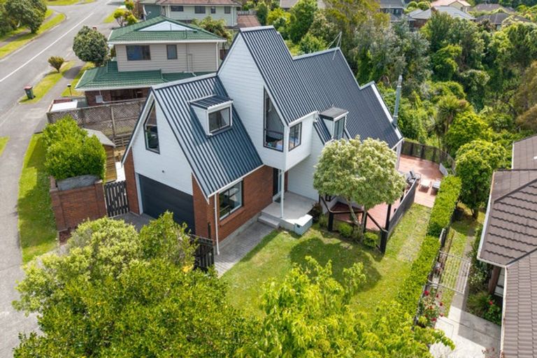 Photo of property in 43 Lakewood Avenue, Churton Park, Wellington, 6037