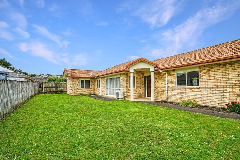 Photo of property in 52 Milson Drive, Papakura, 2110
