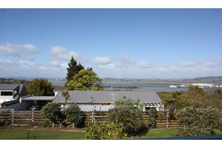 Photo of property in 80 West View Crescent, Onerahi, Whangarei, 0110