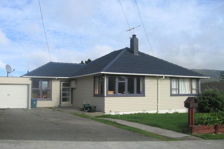 Photo of property in 5 Mitchell Grove, Ranui, Porirua, 5024