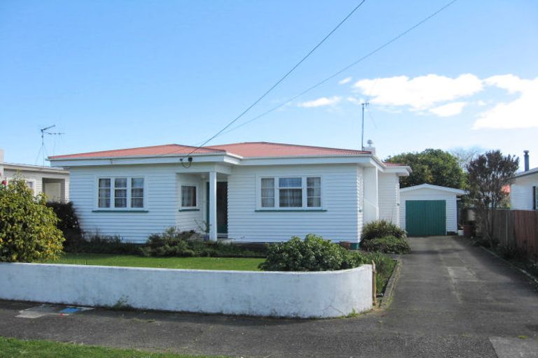 Photo of property in 25 Bowen Street, Levin, 5510