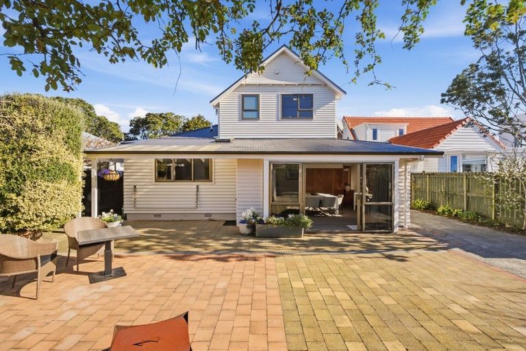 Photo of property in 5 Puriri Street, Woburn, Lower Hutt, 5010