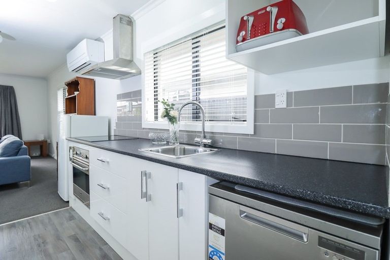 Photo of property in 11 Slacks Road, Awapuni, Palmerston North, 4412