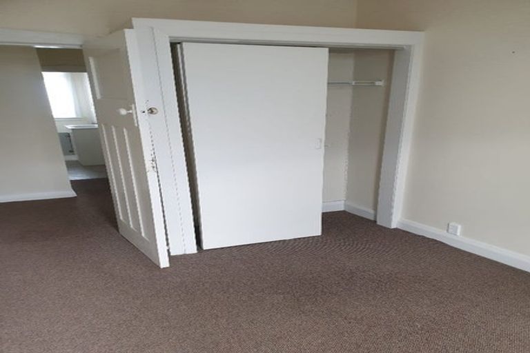 Photo of property in 64 Maupuia Road, Maupuia, Wellington, 6022