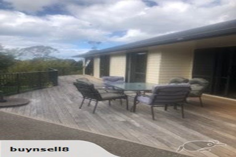 Photo of property in 111 Roberta Crescent, Orewa, 0931