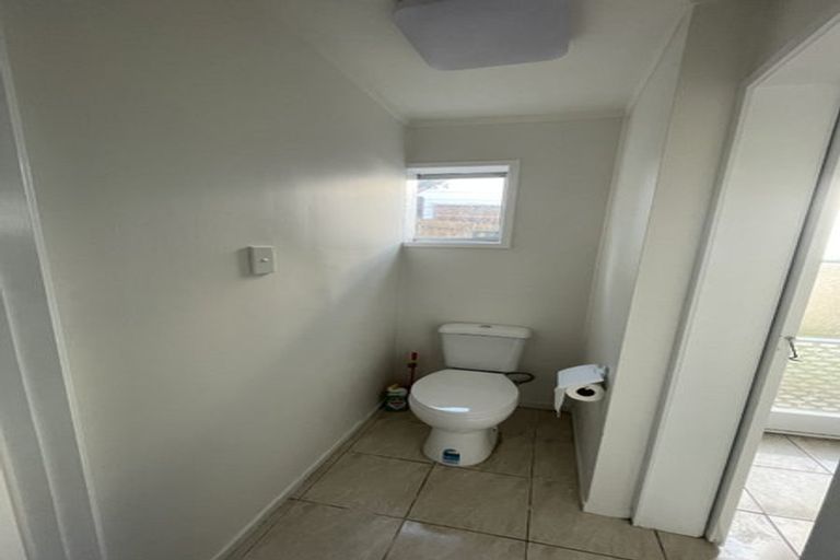 Photo of property in 34 Kingsclere Place, Goodwood Heights, Auckland, 2105