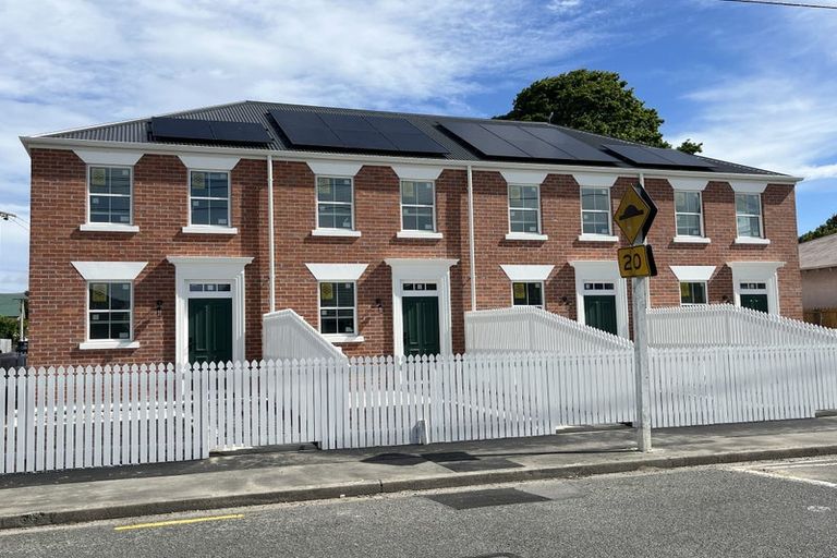 Photo of property in 4/30 Hargest Crescent, Sydenham, Christchurch, 8023