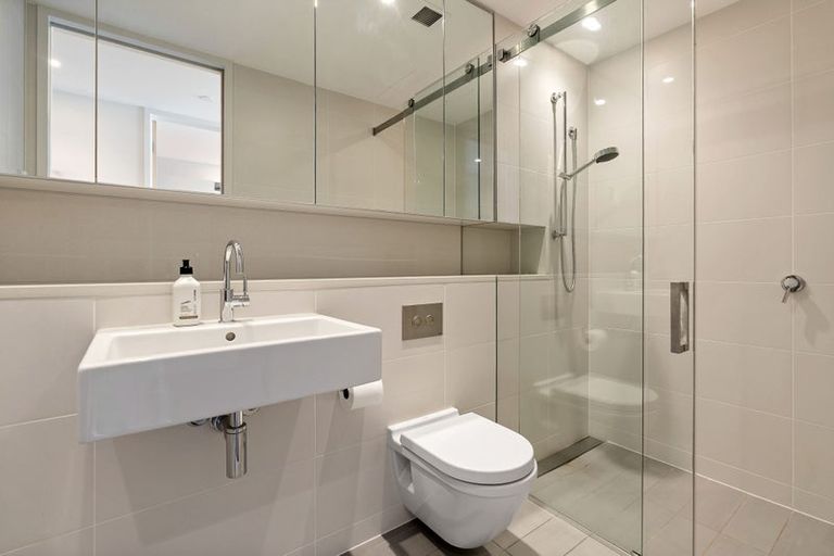 Photo of property in Clyde Quay Wharf, 3d/1 Clyde Quay Wharf, Te Aro, Wellington, 6011