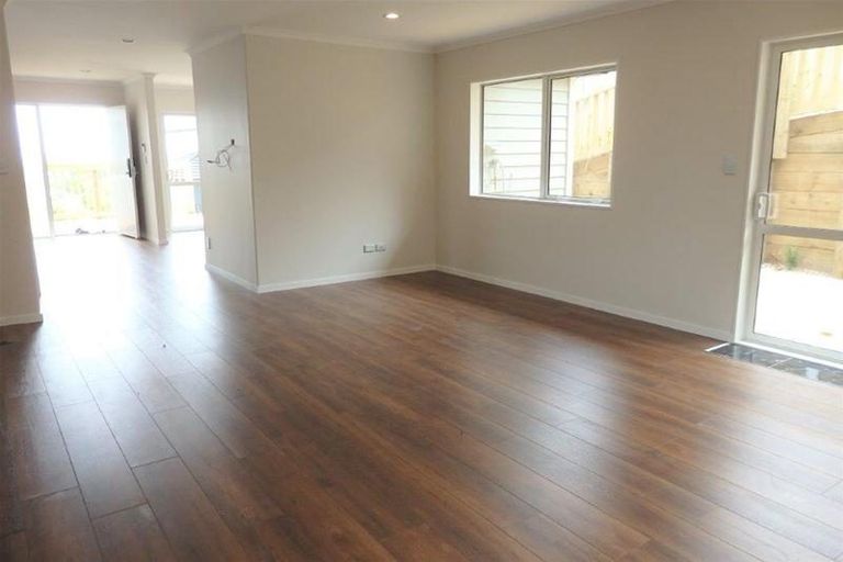 Photo of property in 104 Keri Vista Rise, Papakura, 2110