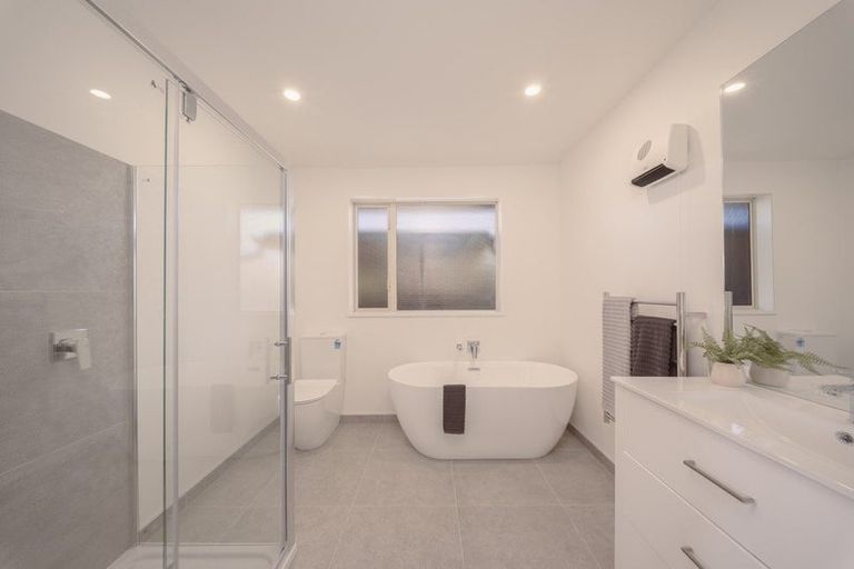 Photo of property in 15 Quebec Place, Wainoni, Christchurch, 8061