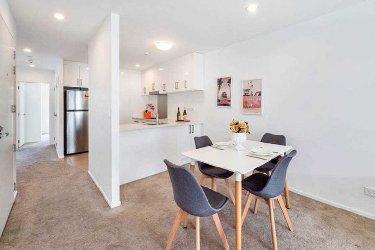 Photo of property in Apollo Apartments, 201/46 Rosedale Road, Rosedale, Auckland, 0632