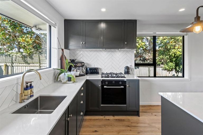 Photo of property in 2/74a Jeffreys Road, Fendalton, Christchurch, 8052