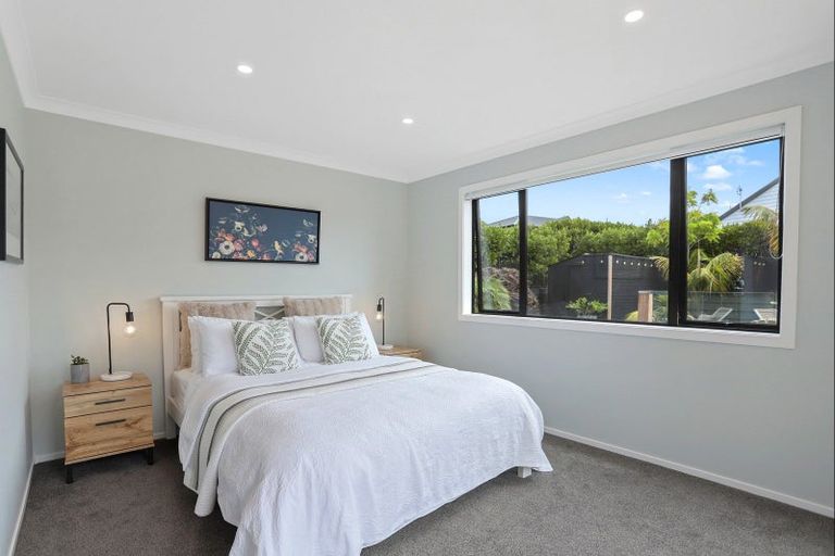 Photo of property in 15 William Blake Way, Riverhead, 0820