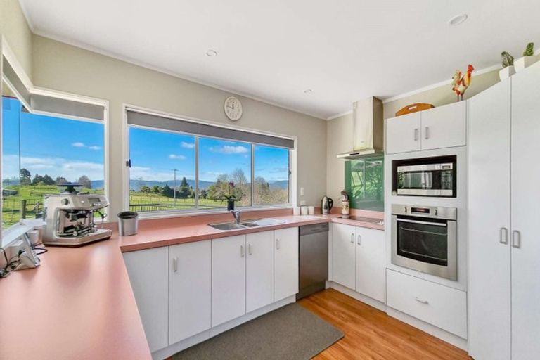 Photo of property in 24 Mountain Road, Western Heights, Rotorua, 3015