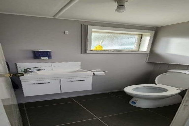 Photo of property in 264 Birkdale Road, Birkdale, Auckland, 0626