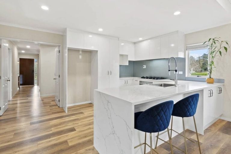 Photo of property in 10 Mission Heights Drive, Flat Bush, Auckland, 2016