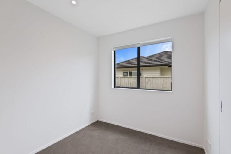 Photo of property in 19 Waituarua Drive, Takanini, 2112