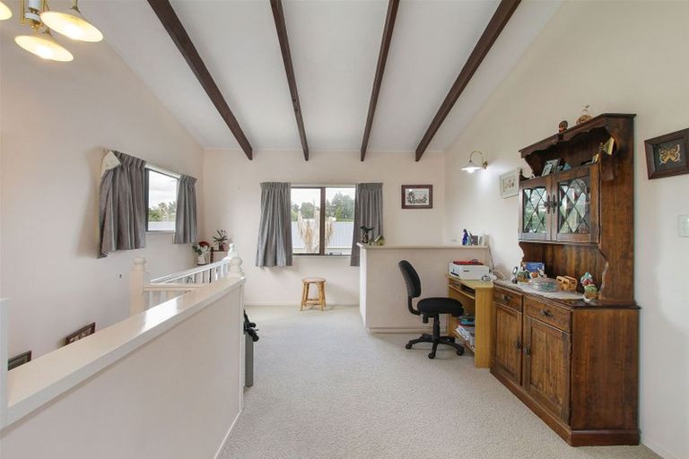 Photo of property in 46 Taihiki Road, Clarks Beach, 2122