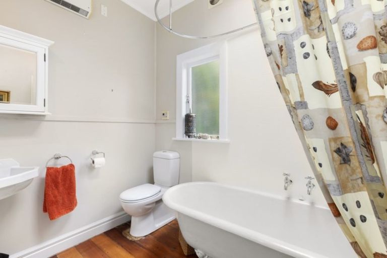 Photo of property in 13 Miro Street, Eastbourne, Lower Hutt, 5013