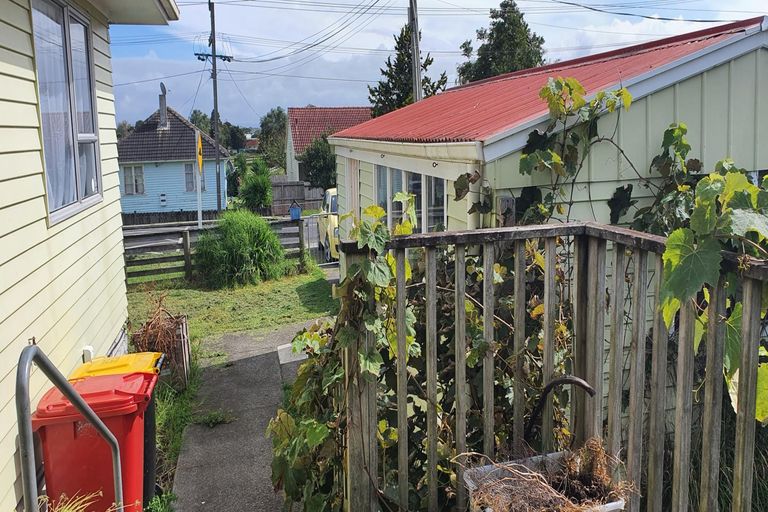 Photo of property in 9 Ainslie Road, Paeroa, 3600