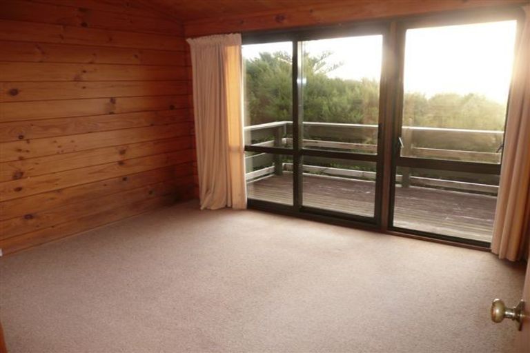 Photo of property in 10 Mervyn Place, Plimmerton, Porirua, 5026