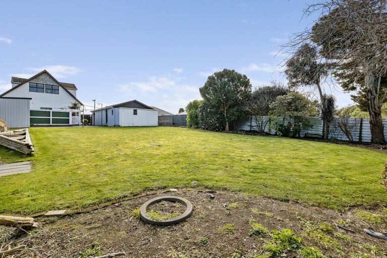 Photo of property in 16 Douglas Street, Hawera, 4610