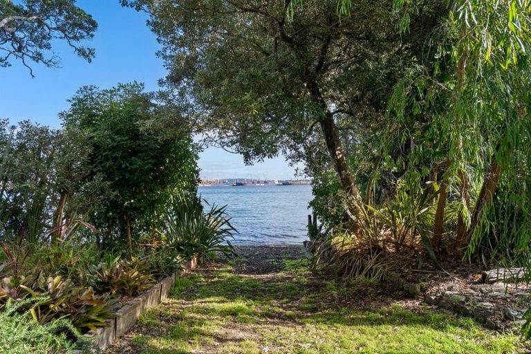 Photo of property in 136 Reotahi Road, Whangarei Heads, Whangarei, 0174
