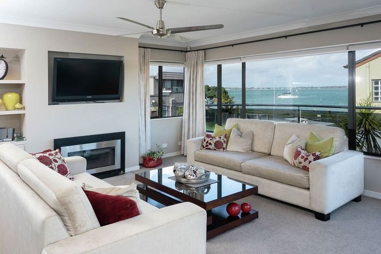 Photo of property in 14a The Parade, Bucklands Beach, Auckland, 2012