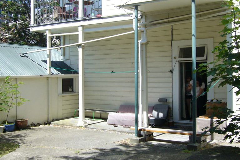 Photo of property in 2/25 Clifton Terrace, Kelburn, Wellington, 6012