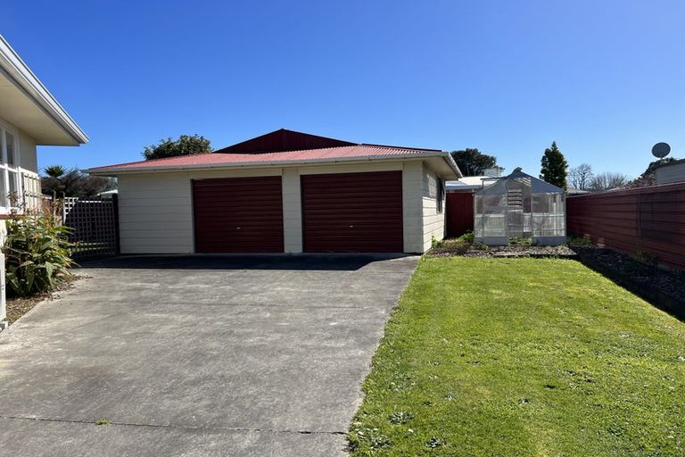 Photo of property in 18 Piper Place, Roslyn, Palmerston North, 4414
