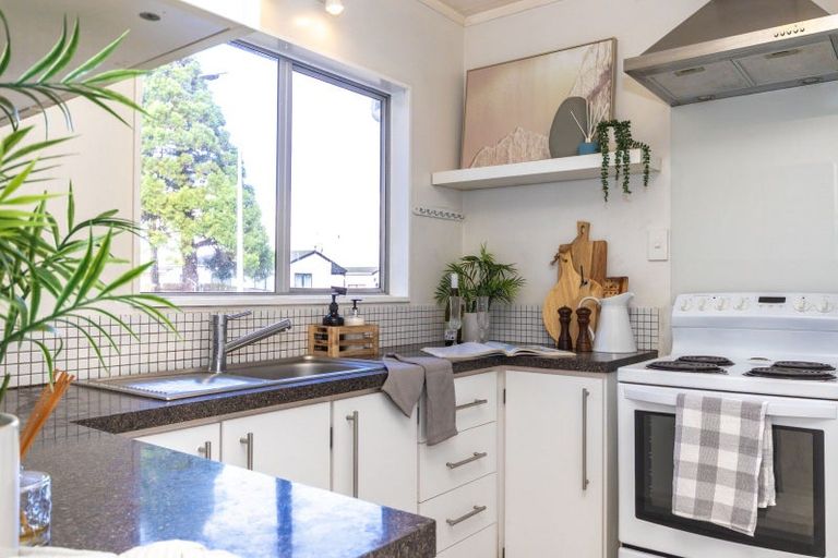 Photo of property in 9 Hilton Grove, Kelvin Grove, Palmerston North, 4414