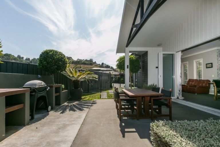 Photo of property in 72 Kent Terrace, Taradale, Napier, 4112