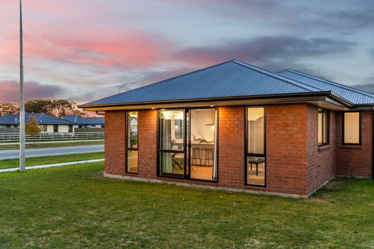 Photo of property in 2 Jasmine Street, Woodend, 7610