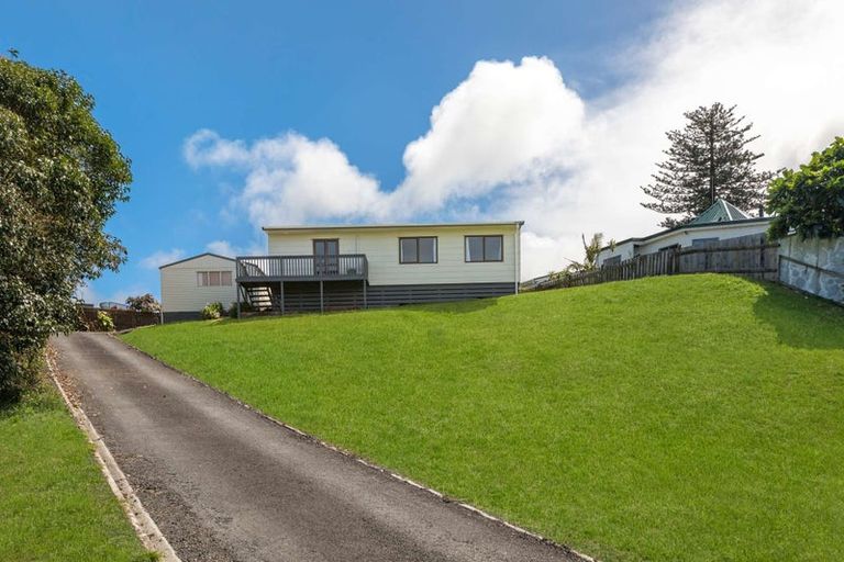 Photo of property in 11 Constable Road, Waiuku, 2123