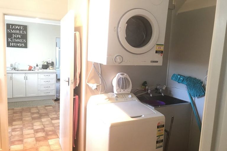 Photo of property in 1/6 Snell Avenue, Papakura, 2110