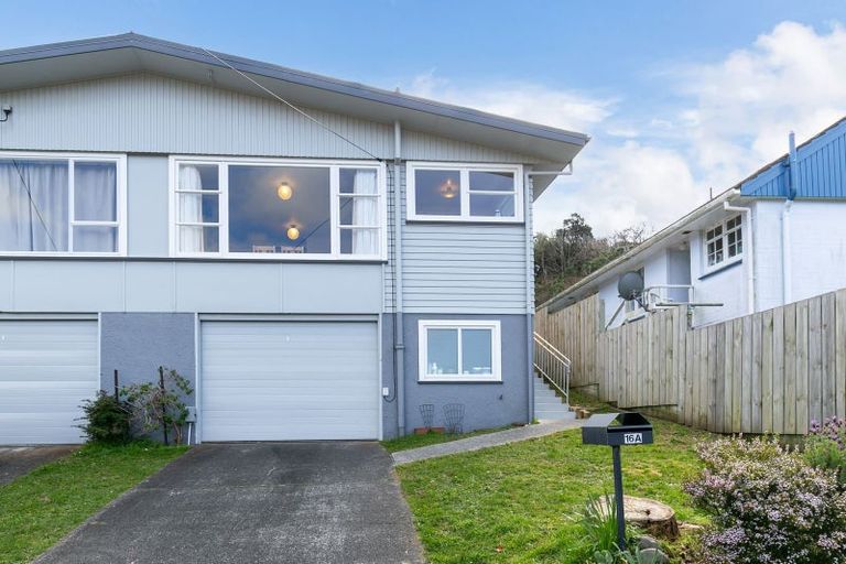 Photo of property in 16a Thurleigh Grove, Karori, Wellington, 6012