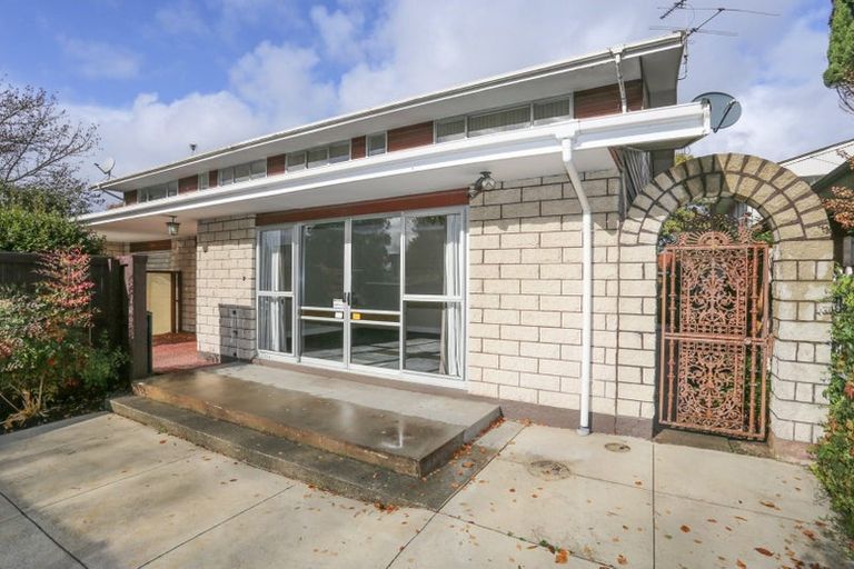 Photo of property in 2/21 Parkstone Avenue, Ilam, Christchurch, 8041