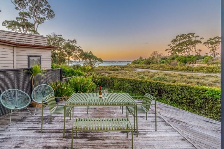 Photo of property in 27b Tamaki Bay Drive, Pakuranga, Auckland, 2010