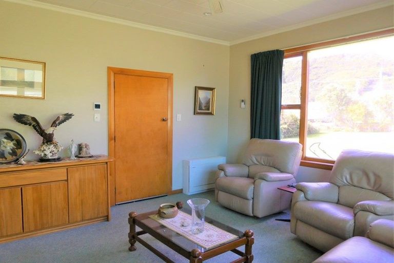 Photo of property in 82 Tasman Street, Karoro, Greymouth, 7805